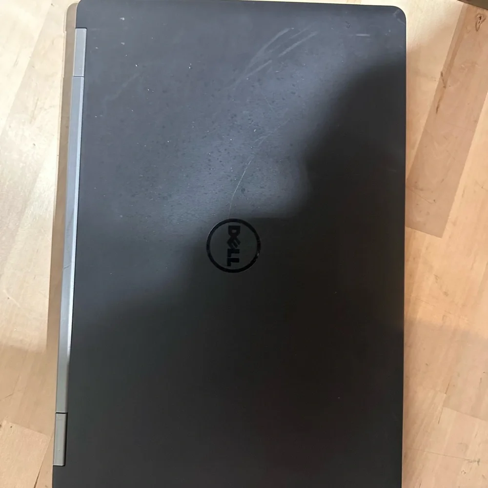 Dell Latitude E5570 i5 6th gen with charger